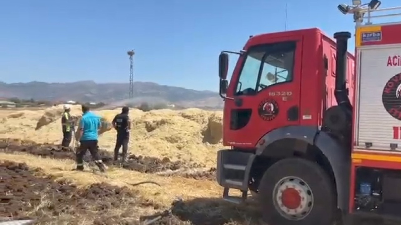 Kovancılar'da çıkan saman yangını büyümeden söndürüldü