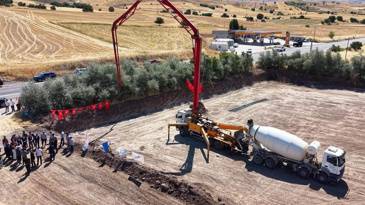 Tunceli'de 6 milyon lira hibeyle ilk modern cam sera kuruluyor