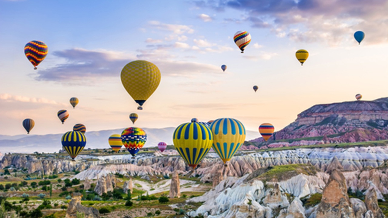 Kapadokya'da balon turları rekor kırdı
