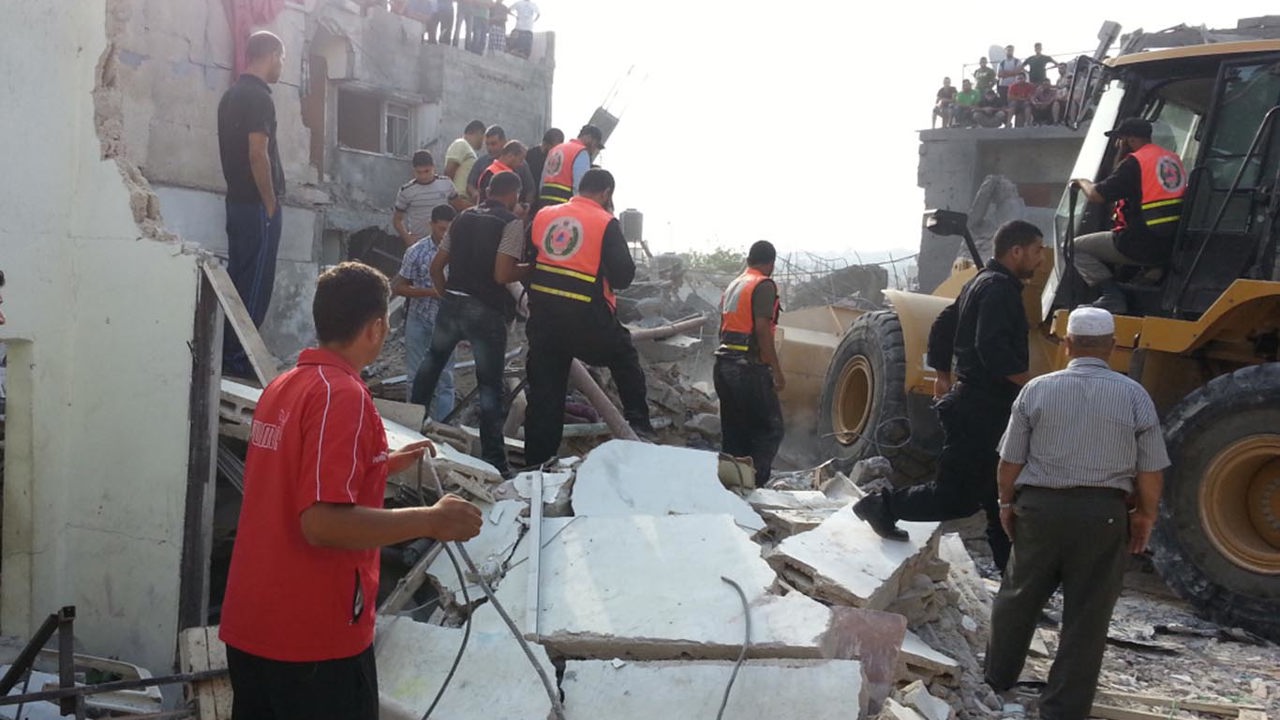 Gazze'de enkazdan çoğu kadın ve çocuk 47 şehidin naaşı çıkarıldı