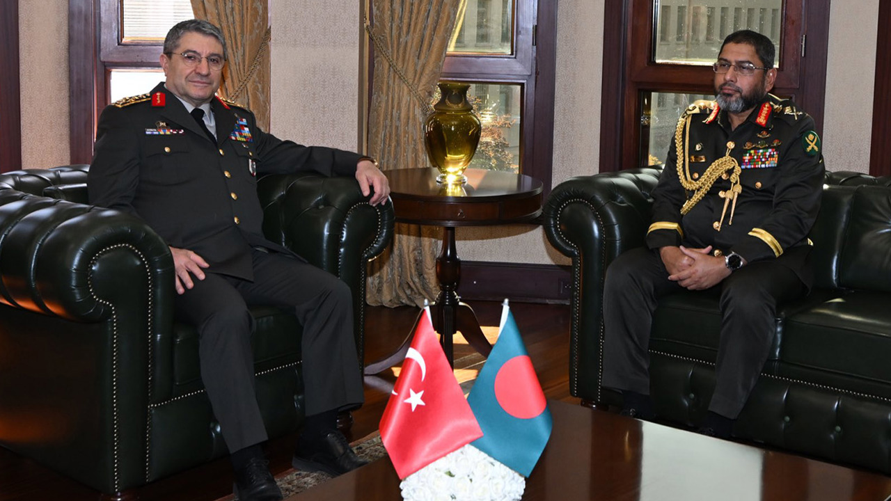 Genelkurmay Başkanı Bayraktaroğlu, Bangladeş Kara Kuvvetleri Komutanı'nı kabul etti