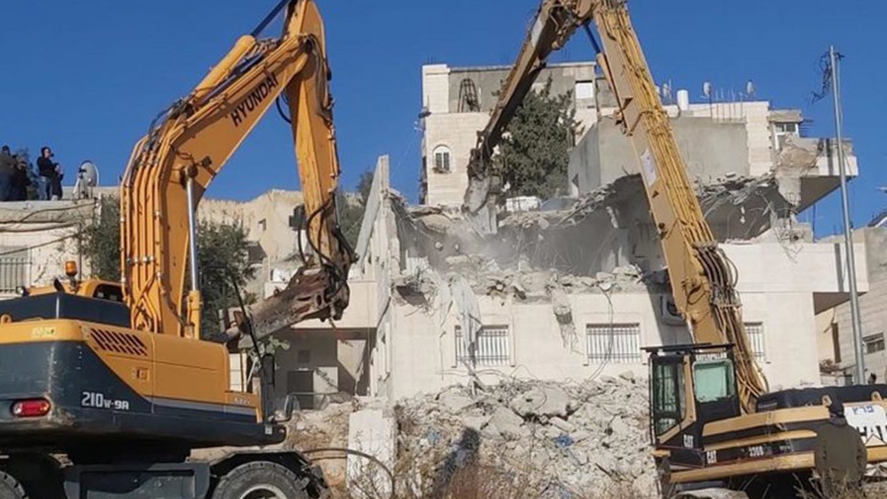 İşgalciler, Filistinlilere ait 5 evi yıktı