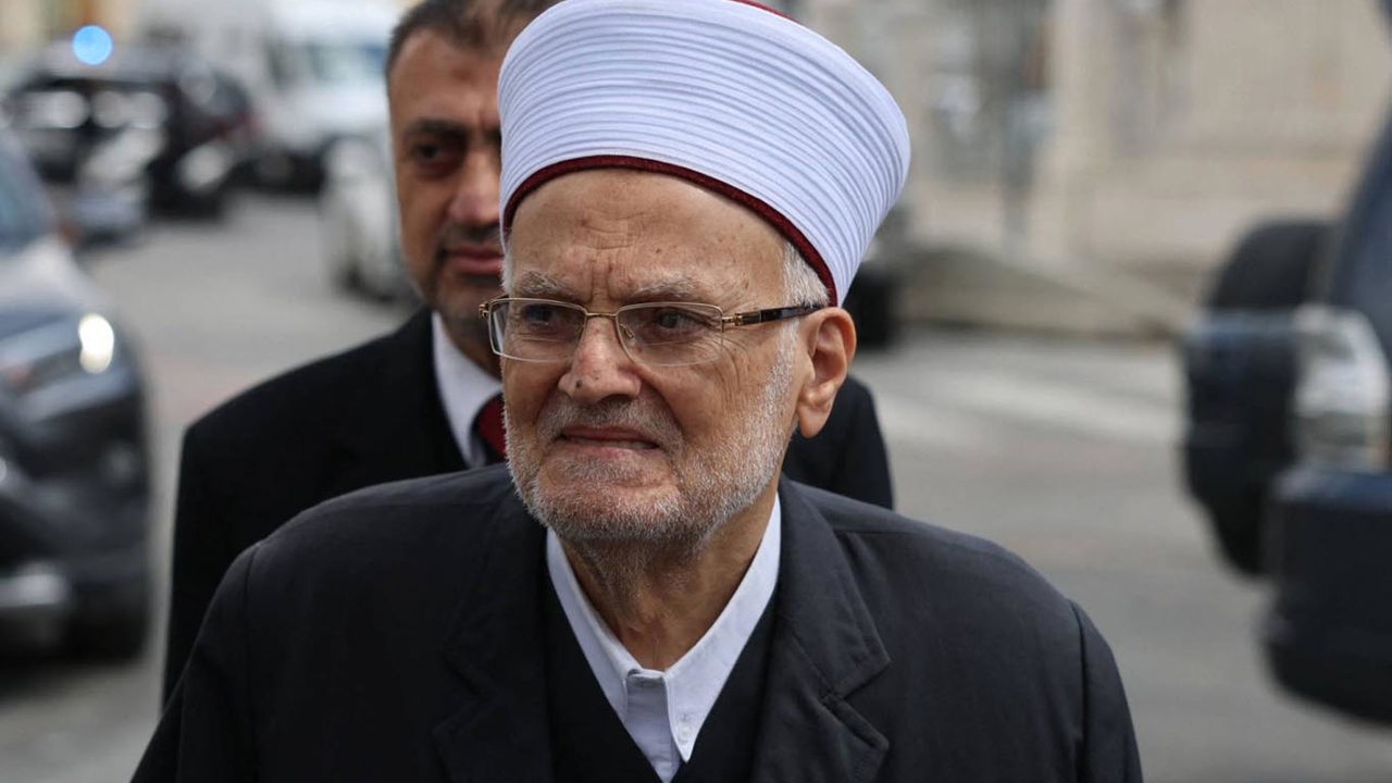 Şeyh İkrime Sabri: İşgalciler Yahudi bayramlarını Mescid-i Aksa'daki ihlalleri artırmak için kullanıyor