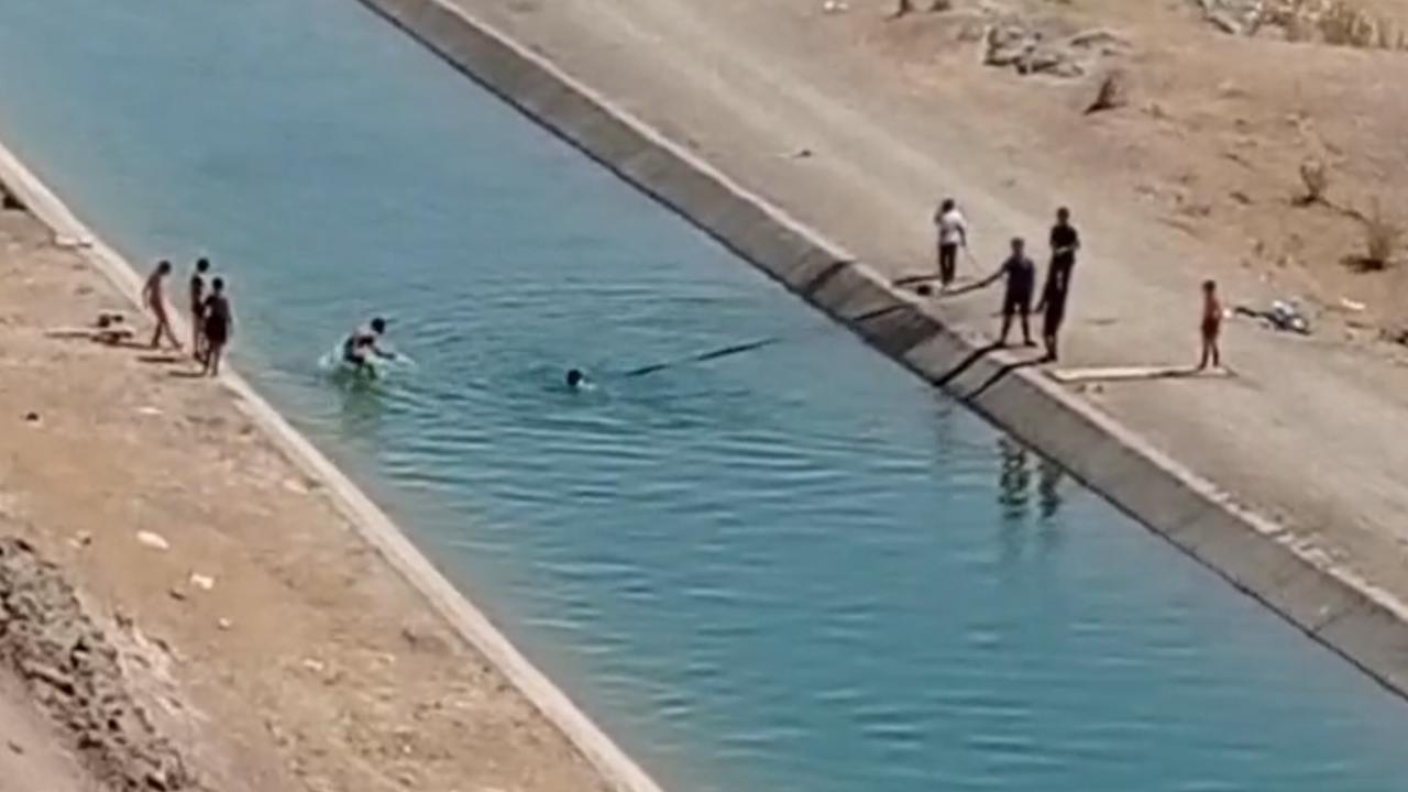Mahallelerin ortasındaki sulama kanalı yeni facialara davetiye çıkarıyor