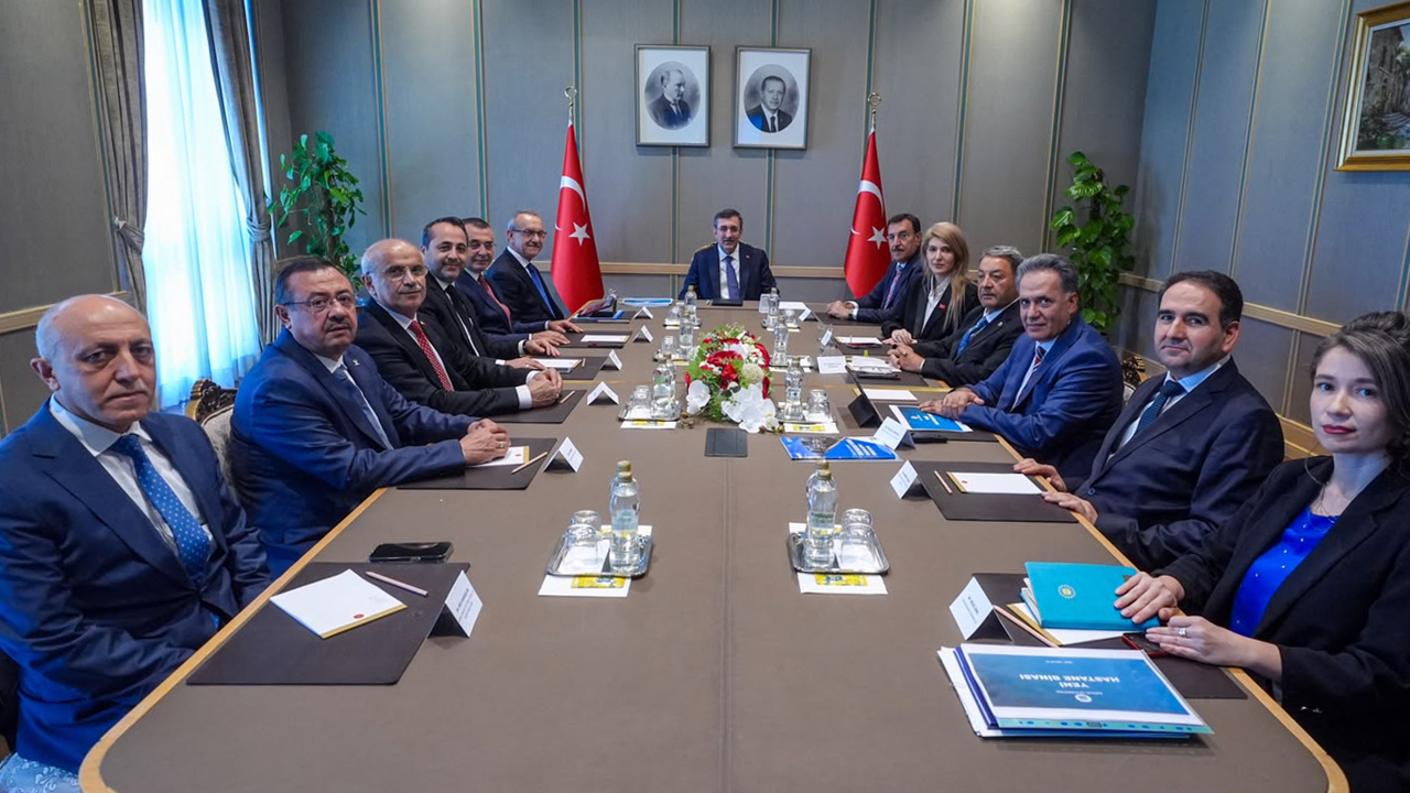 Turgut Özal Tıp Merkezi'nin İhtiyaçları Cumhurbaşkanı Yardımcısı Yılmaz'a aktarıldı