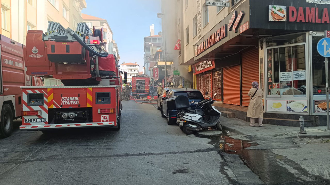 Kozmetik dükkânında çıkan yangın, 2 saatlik müdahale sonrası söndürüldü