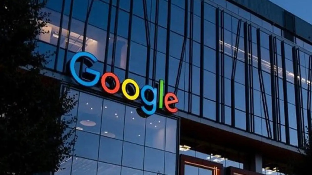 AB'den Google'a 890 milyon euro para cezası