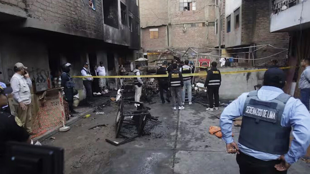 Peru'da bir binada çıkan yangında aynı aileden 10 kişi öldü