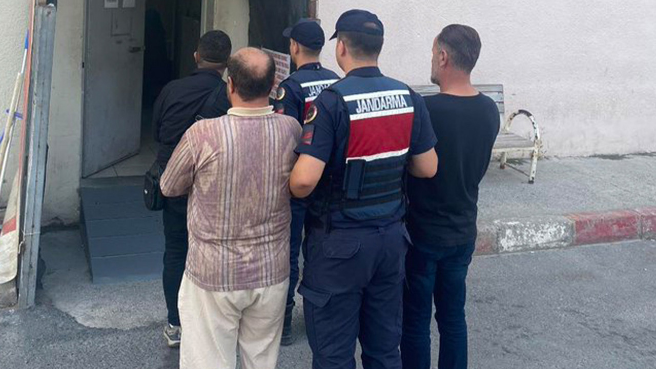 Mersin'de resmi belgede sahtecilik operasyonu: 4 şüpheli tutuklandı