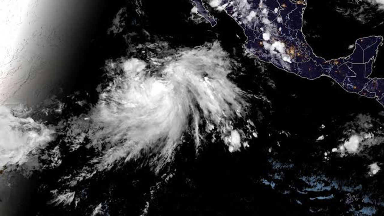 Pasifik'te Fausto Kasırgası şiddetini artırdı: Hawaii ve California için uyarı yapıldı