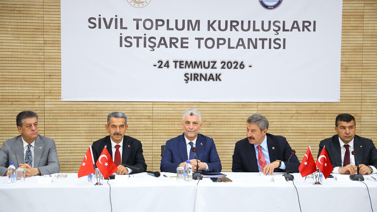 Ticaret Bakanı Bolat, Şırnak'ta STK temsilcileriyle buluştu