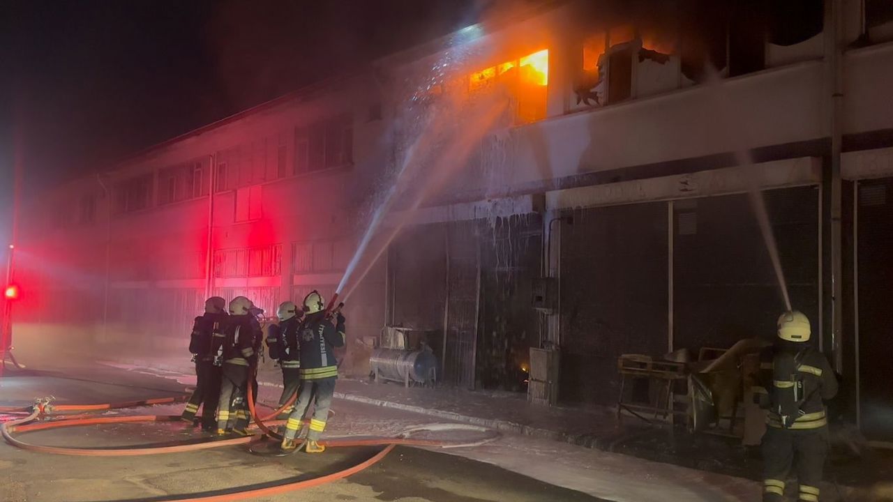 Konya'da mobilya fabrikasında yangın