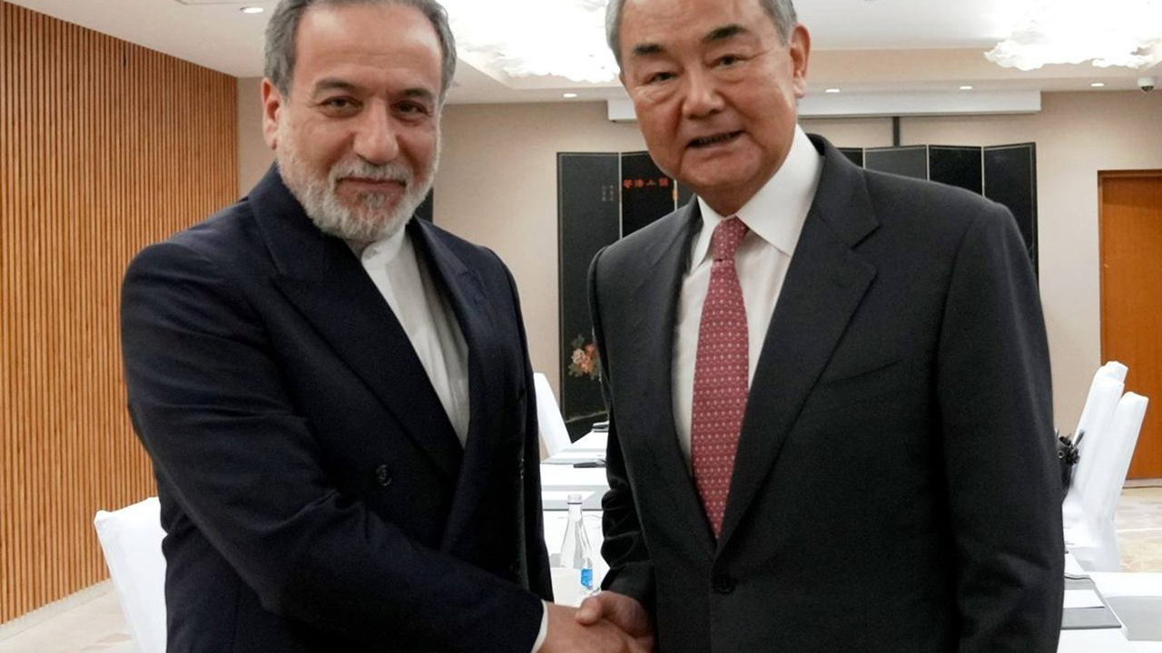 Çin ve İran dışişleri bakanları Körfez’deki gerilimi ele aldı