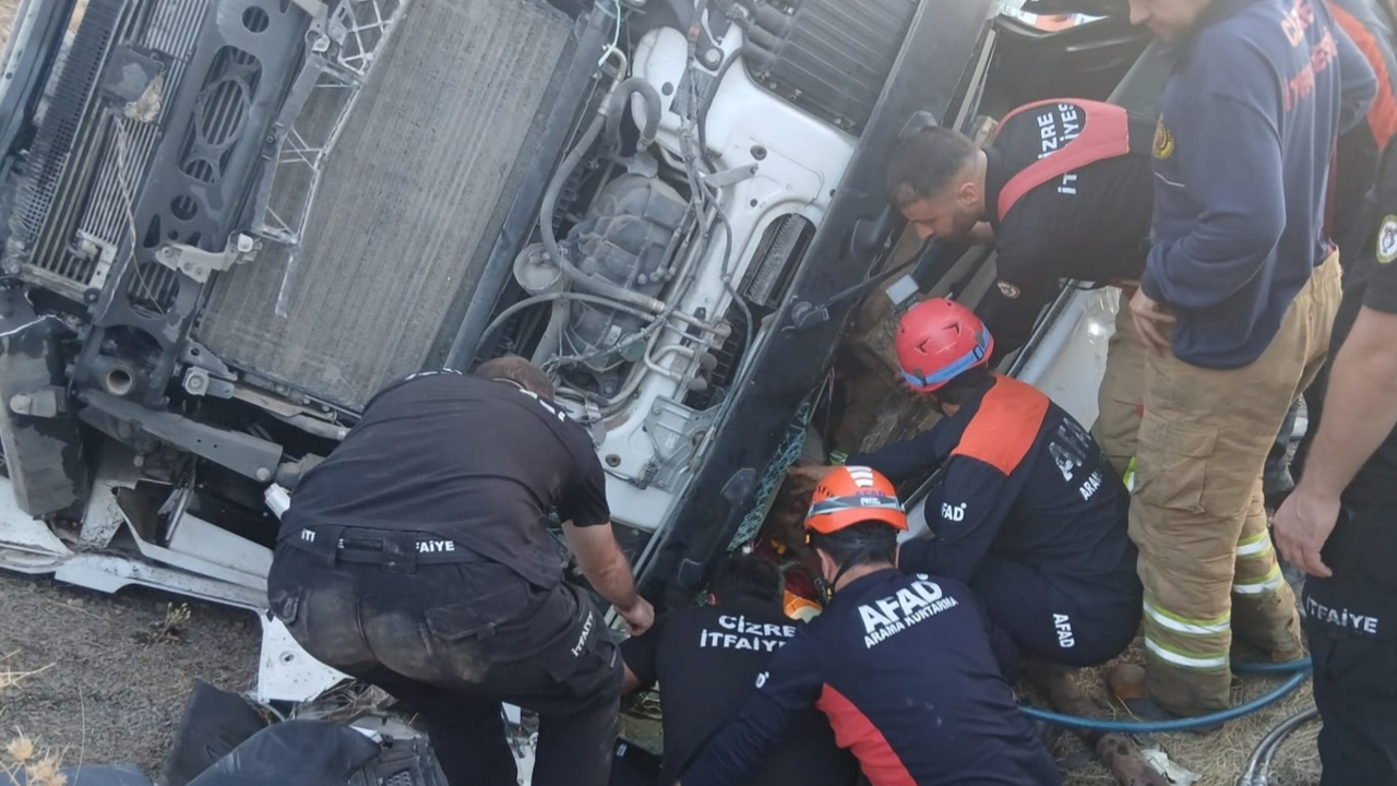 Şırnak'ta tanker şarampole yuvarlandı: Sürücü yaralandı 