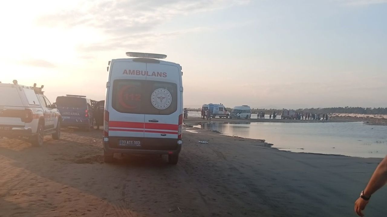Mersin'de denize giren 3 kişi hayatını kaybetti, bir çocuk kayıp