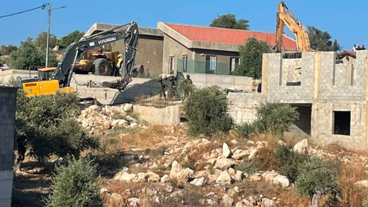İşgalciler Kudüs, Ramallah ve Cenin'de 8 ev ve tarım tesisini yıktı