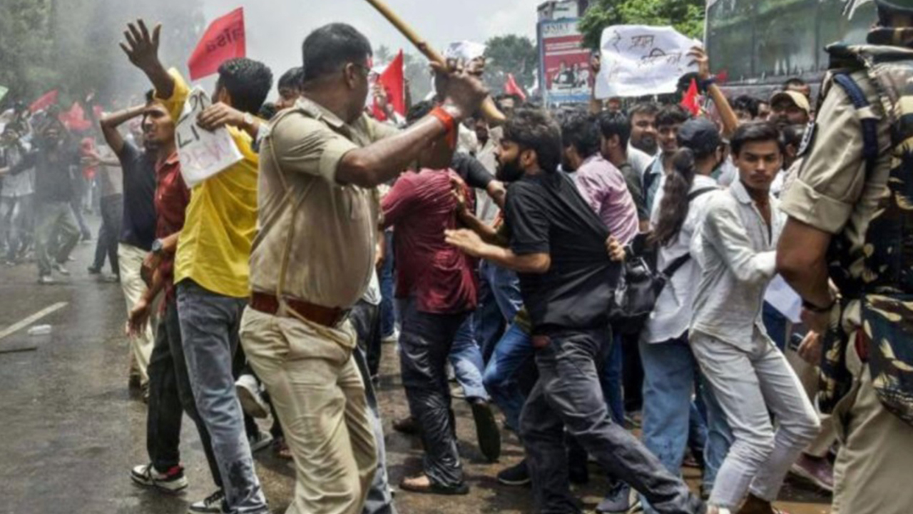 Hindistan'da yönetimden geri adım: Protestocular serbest bırakılacak