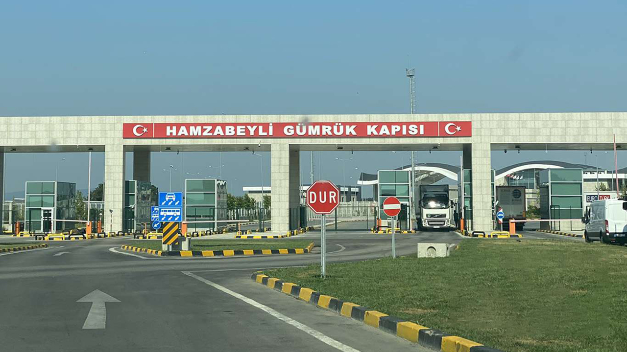 Yabancı plakalı araçlar borcunu ödemeden Türkiye'den çıkamayacak