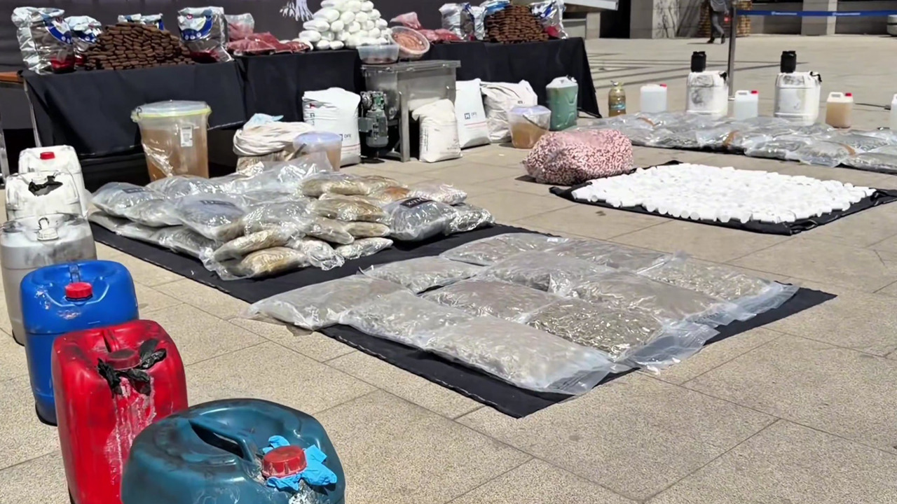 İstanbul merkezli 11 ilde uyuşturucu operasyonu: 1 tonun üzerinde uyuşturucu ele geçirildi
