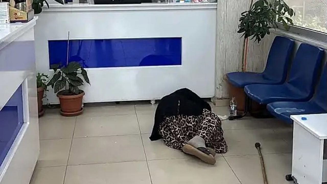 Kavurucu sıcaklar etkisini artırdı: İlaç almaya gelen yaşlı kadın eczanede uyuyakaldı