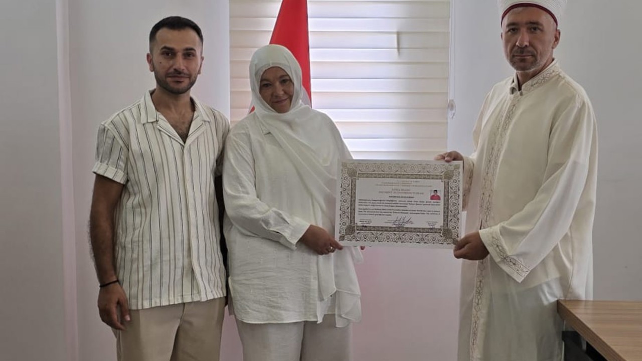Mardin’de Müslüman olan Almanya vatandaşına Meryem adı verildi