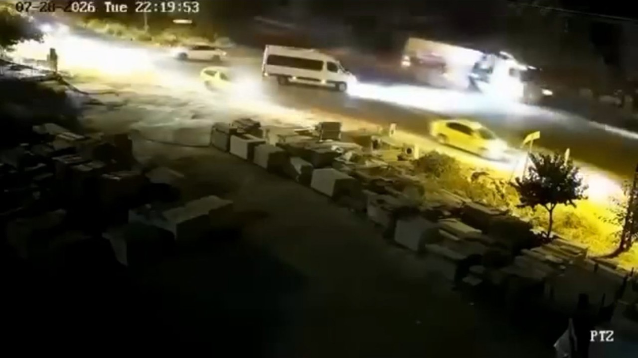 Mardin'de 3 kişinin hayatını kaybettiği kazanın güvenlik kamerası ortaya çıktı
