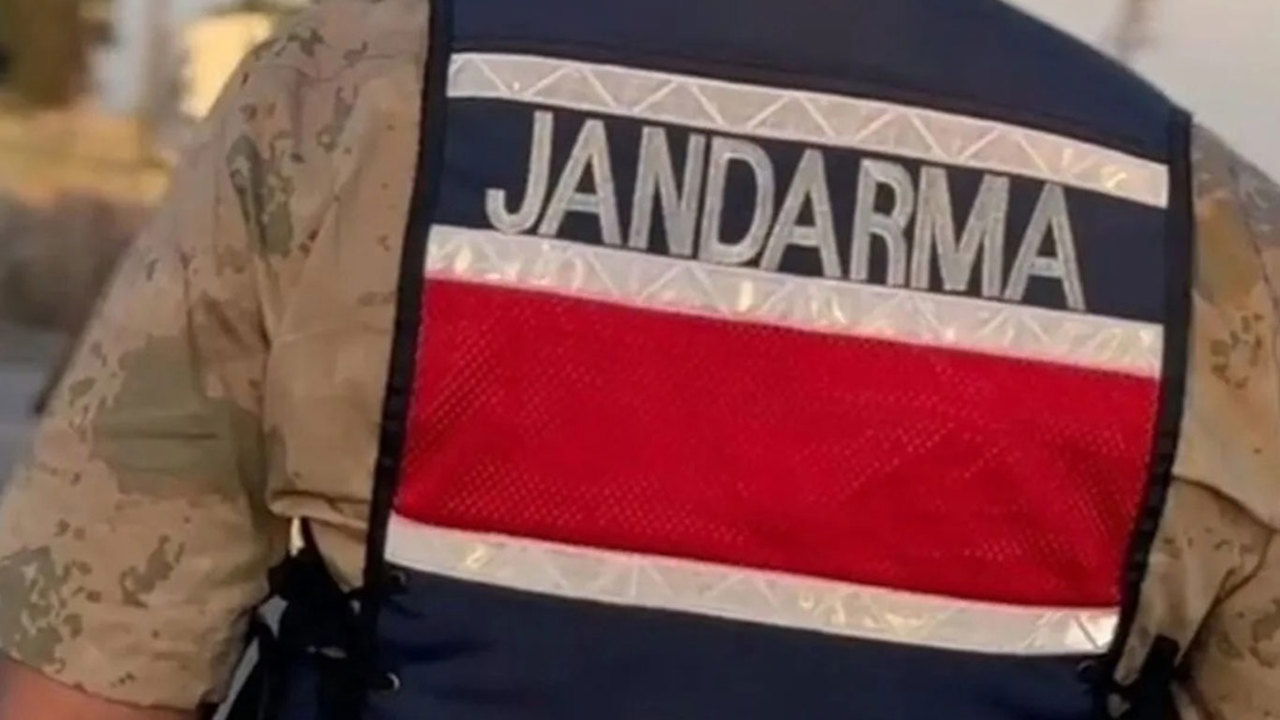 Jandarma kılığıyla girerek 12 kilo altın ve 2 milyon TL çaldılar
