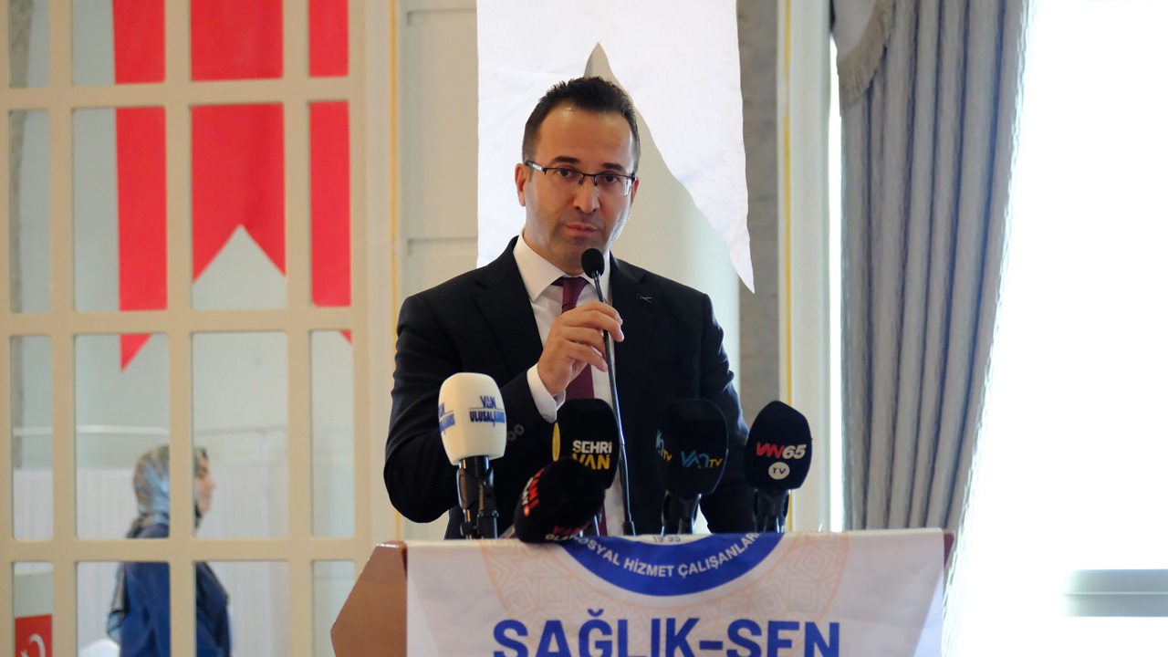 Sağlık-Sen Van Şubesi Genel Kurulu tamamlandı: Abdulcelil Aslan yeni başkan seçildi