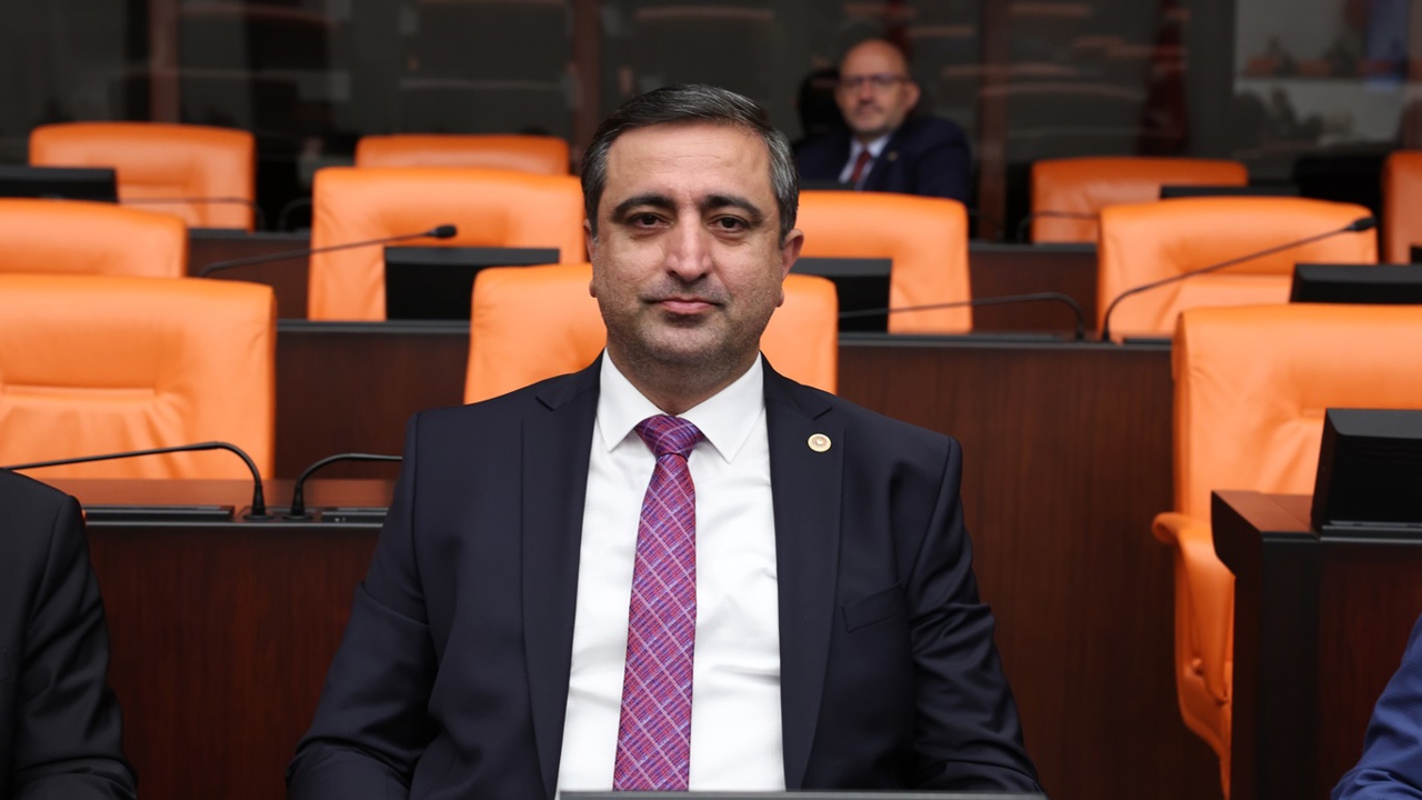 Bakan Tekin, Ramanlı'nın Kürtçe seçmeli ders önergesini yanıtladı: En yüksek başvuru Diyarbakır'dan