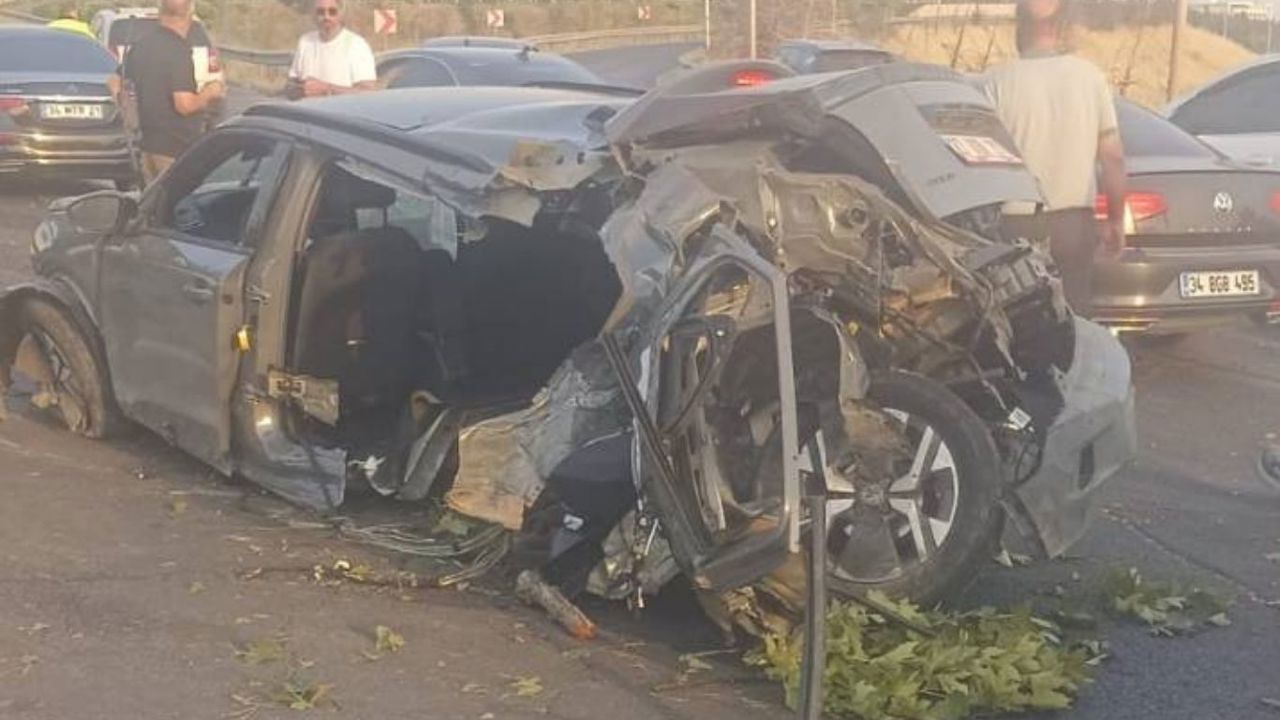 Diyarbakır'da takla atan araç hurdaya döndü: 2 yaralı