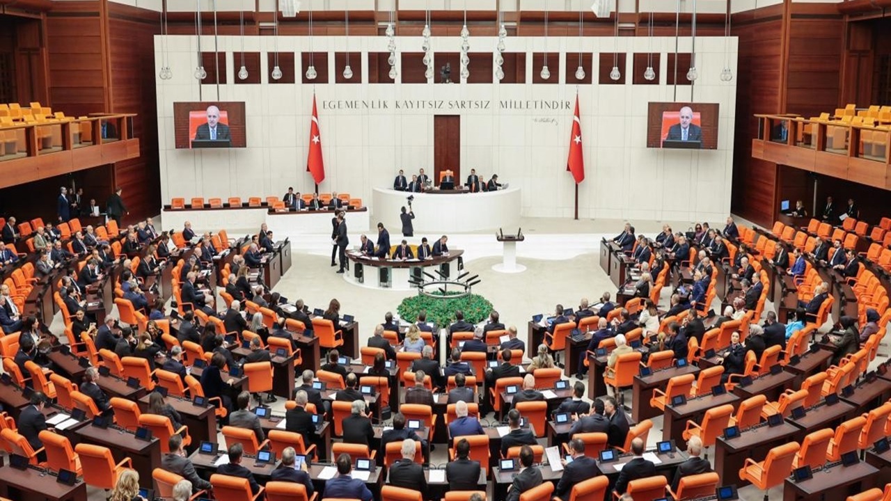 Üniversite öğrencilerine yönelik af düzenlemesi Meclis'ten geçti