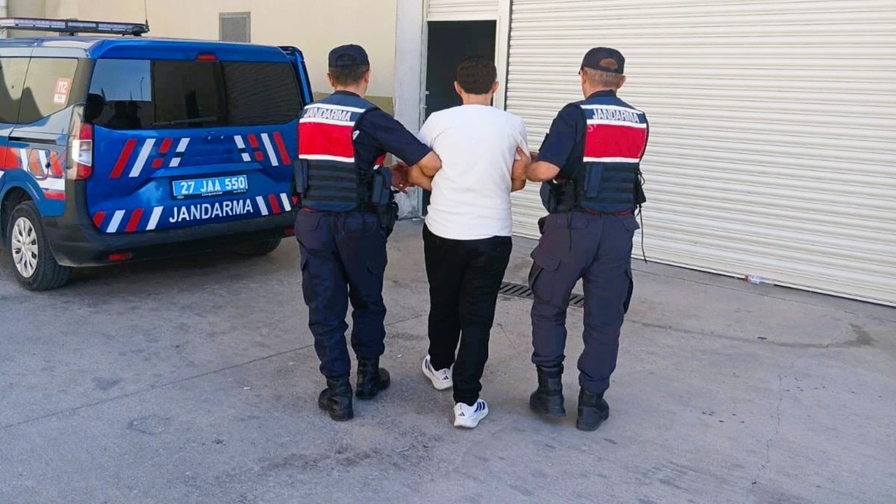 Gaziantep'te silahla yağma suçundan aranan hükümlü yakalandı