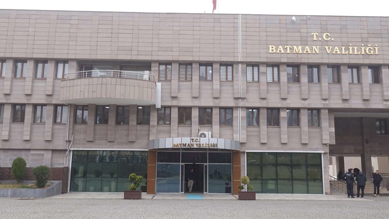 Bıçakla yaralama olayına ilişkin Batman Valiliğinden açıklama 