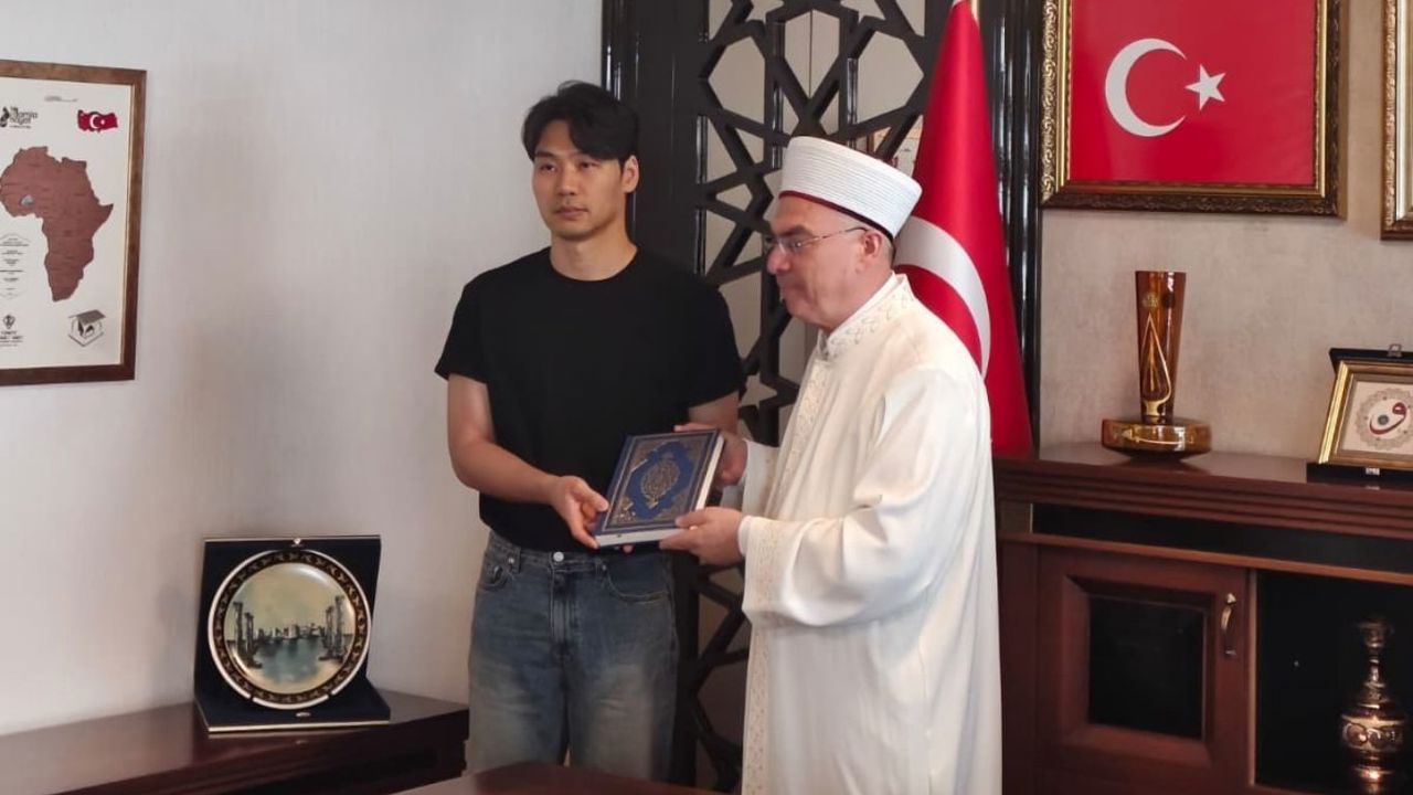 Güney Koreli Choi Seung Gon Mersin'de Müslüman oldu