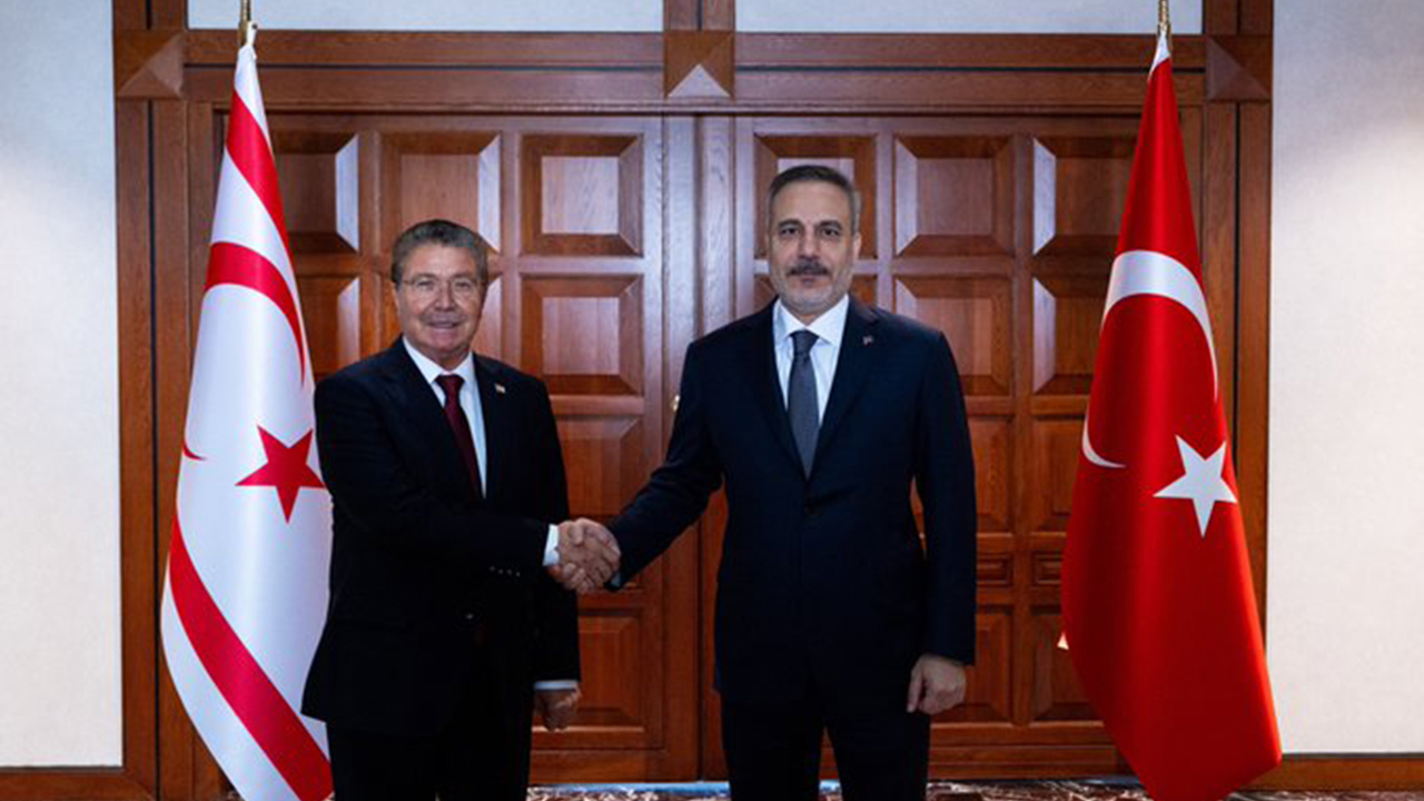 Dışişleri Bakanı Hakan Fidan, KKTC Başbakanı Üstel ile görüştü