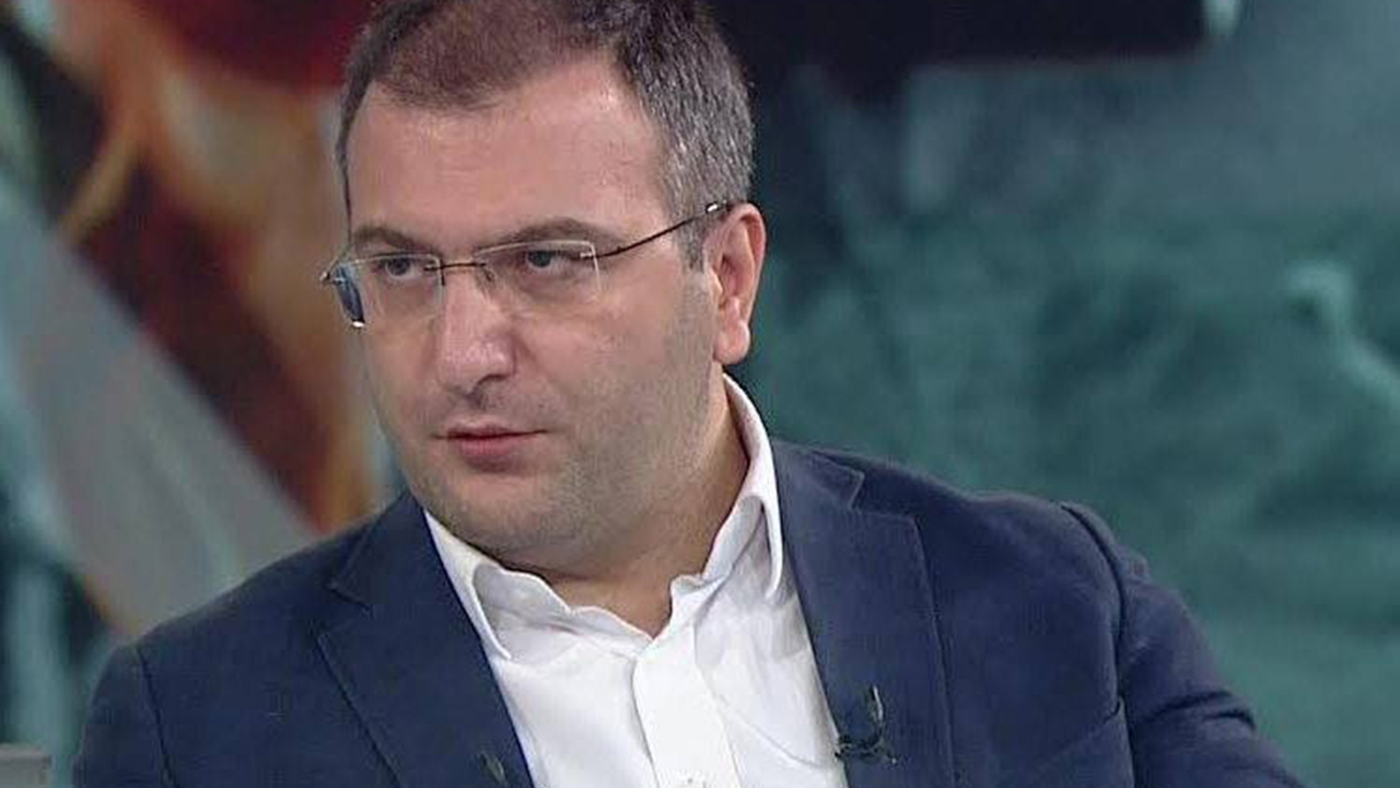 Gazeteci Cem Küçük tutuklandı