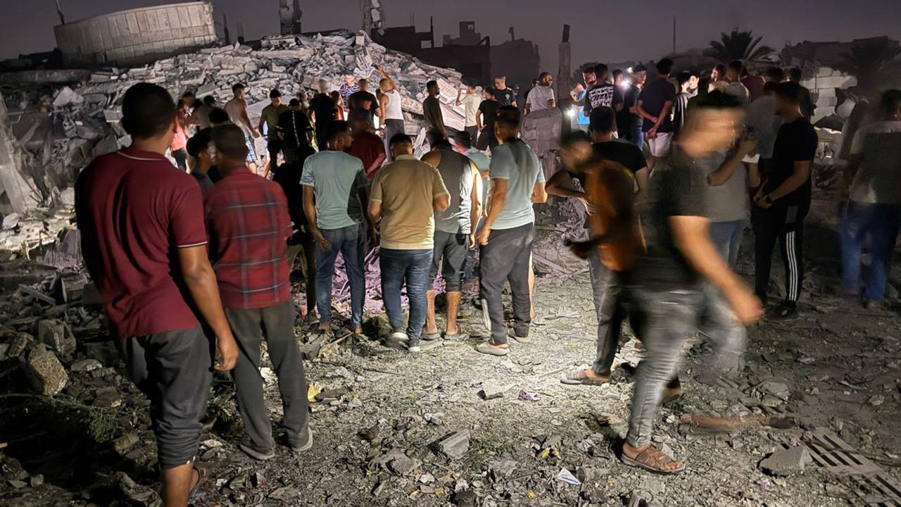 Ateşkes görüşmelerine rağmen Gazze'de saldırılar sürüyor: 2 şehit, 21 yaralı
