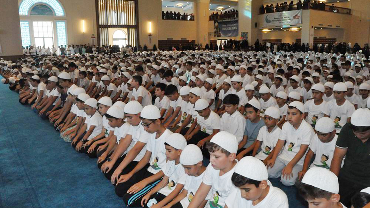 On binlerce çocuğu namaz sevgisiyle buluşturacak program yeniden başlıyor