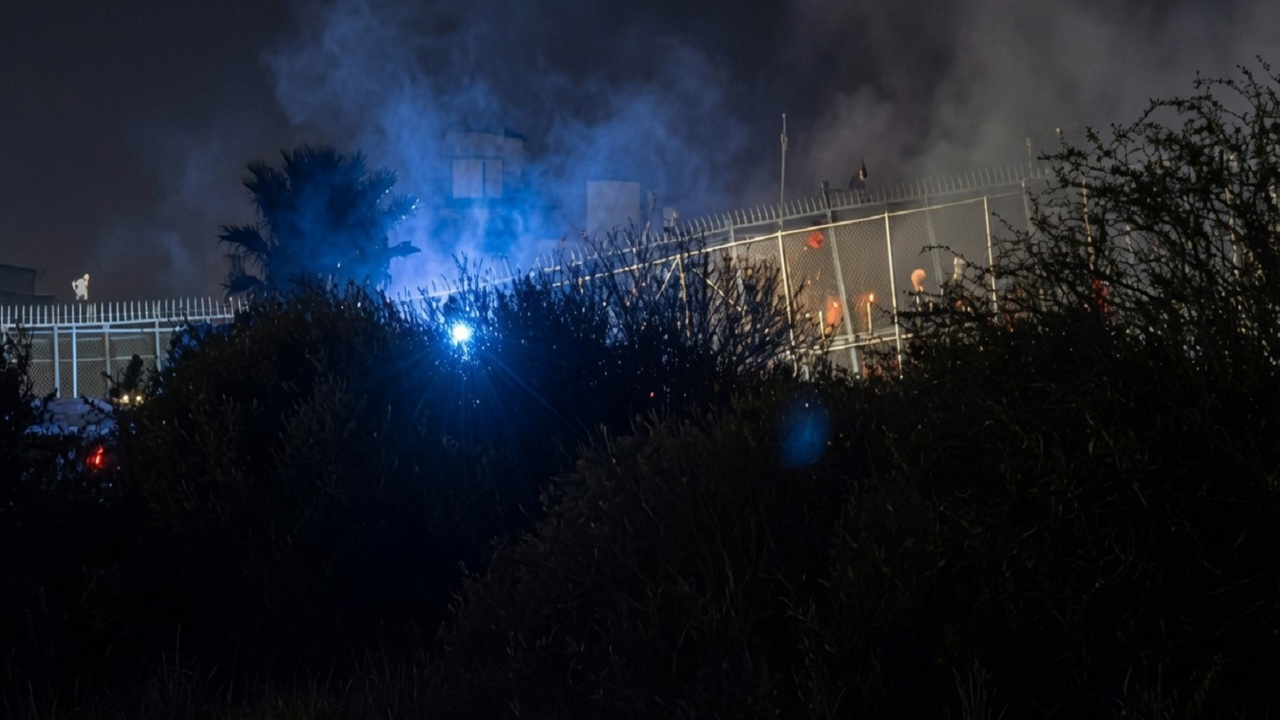 İspanya, Ceuta sınırına yüzer bariyer kurdu