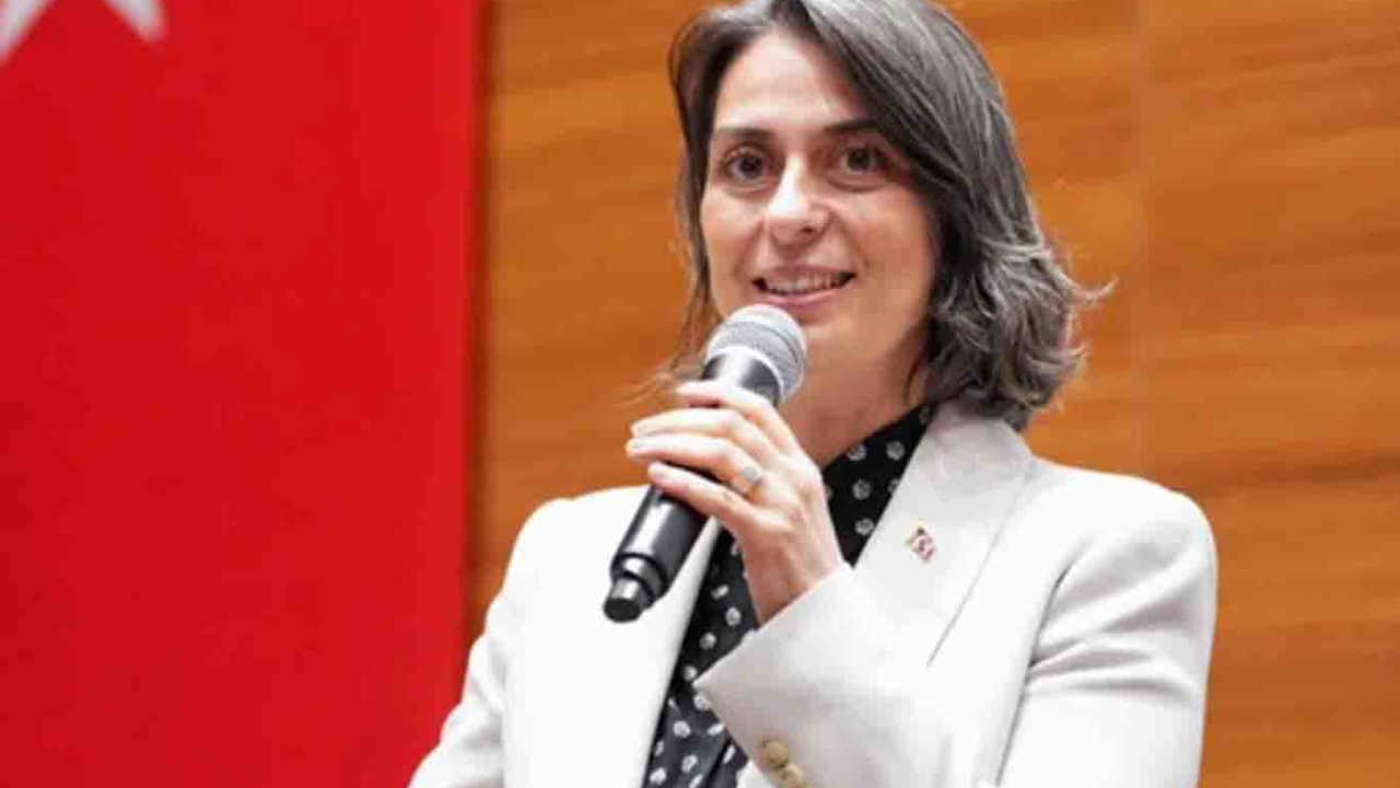 Üsküdar Belediye Başkanı Sinem Dedetaş görevden uzaklaştırıldı