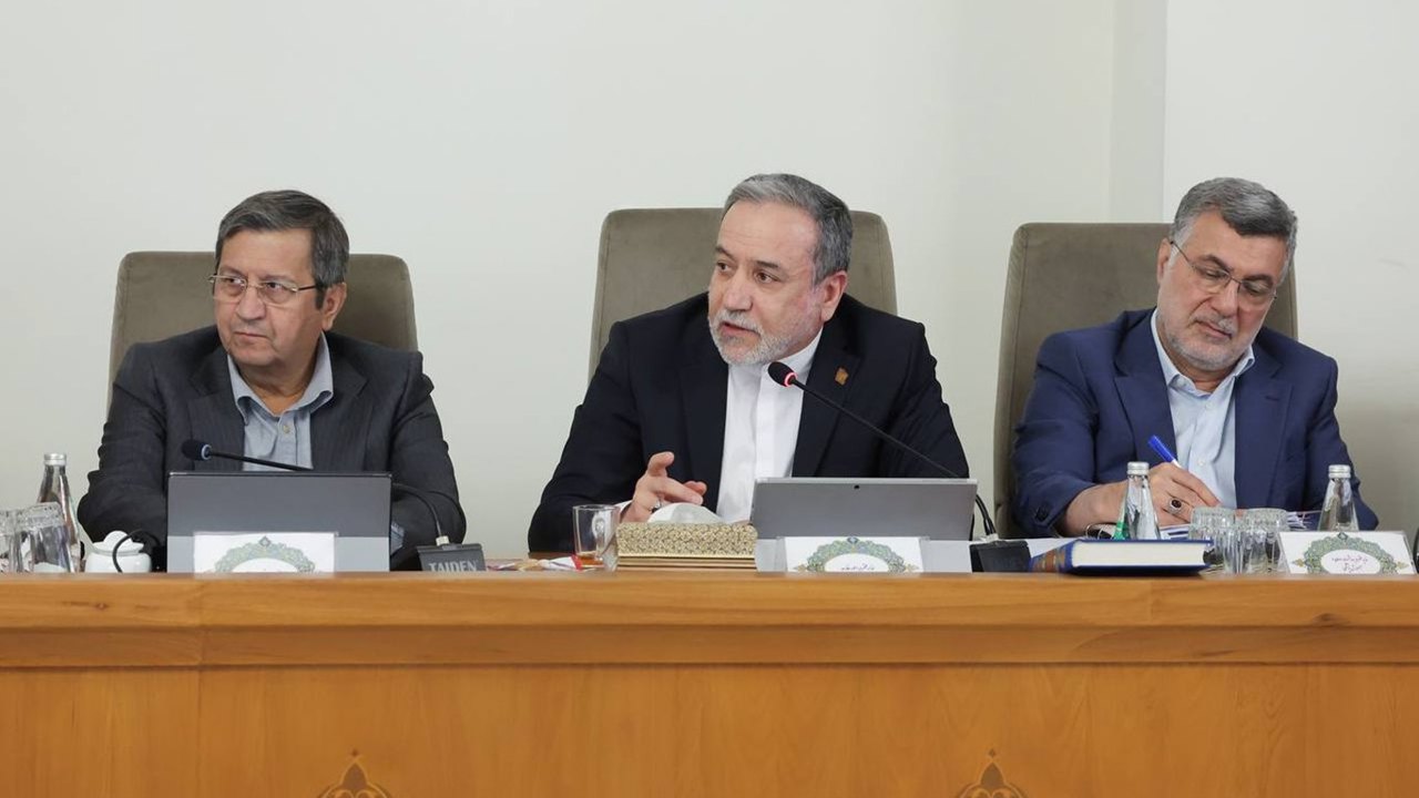 Arakçi: İran ve Umman arasındaki Hürmüz'den nakliye konusu son aşamada