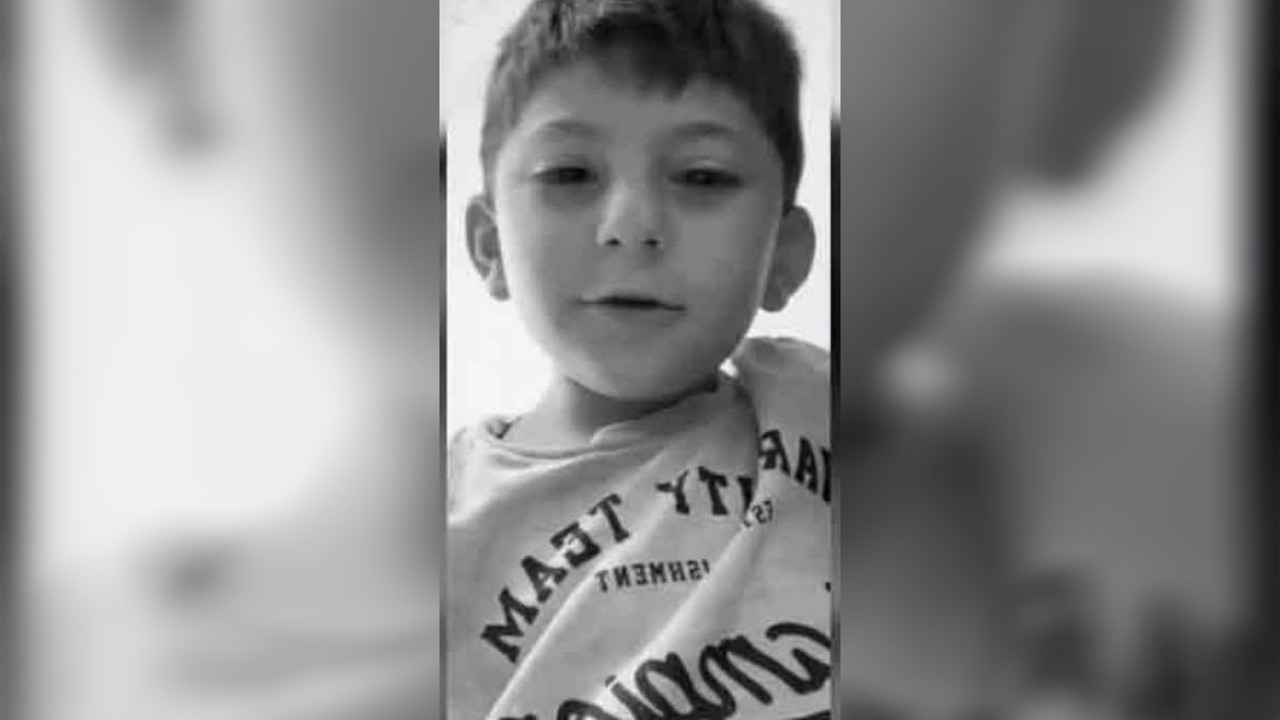 Mardin’de otomobilde uyuyakalan 4 yaşındaki çocuk fenalaşarak hayatını kaybetti
