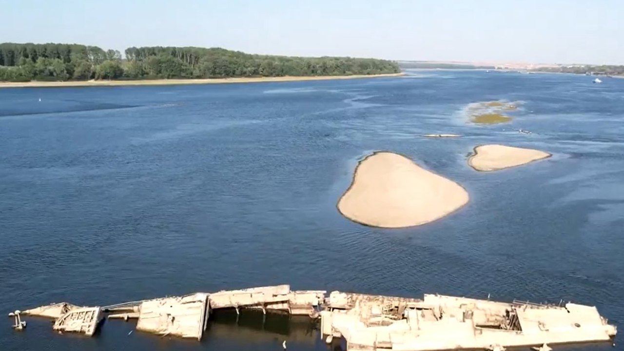 Sırbistan'da Tuna Nehri'ndeki gemi trafiği durma tehlikesiyle karşı karşıya