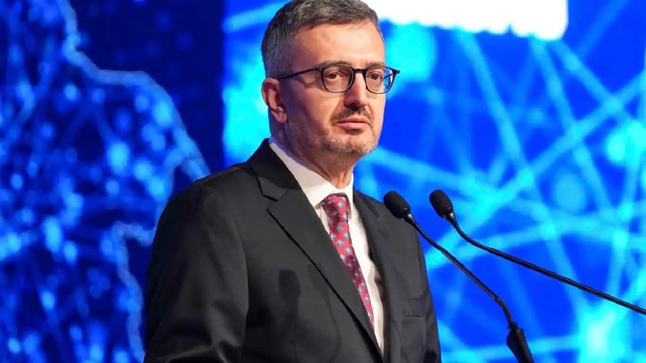 Duran: Cumhurbaşkanımızı diktatörlüklerle aynı zeminde değerlendirmek çarpık bir anlayışın tezahürüdür