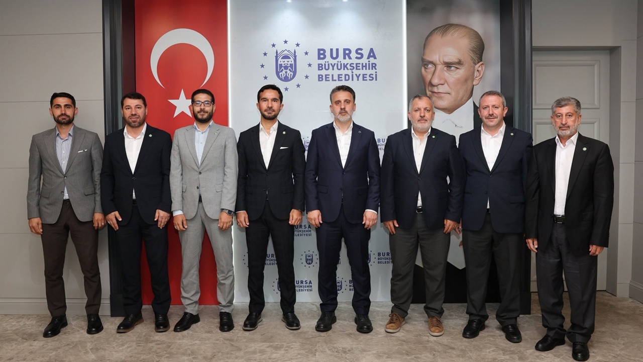 HÜDA PAR Bursa İl Başkanlığı’ndan Bursa Büyükşehir Belediyesi'ne ziyaret