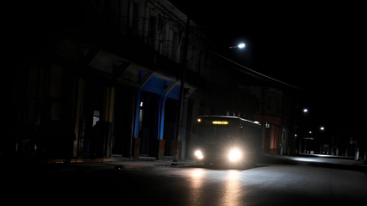 ABD yaptırımları altındaki Küba'da elektrik şebekesi yine çöktü