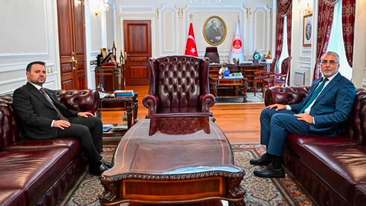 Bakan Gürlek ile Bakan Işıkhan bir araya geldi