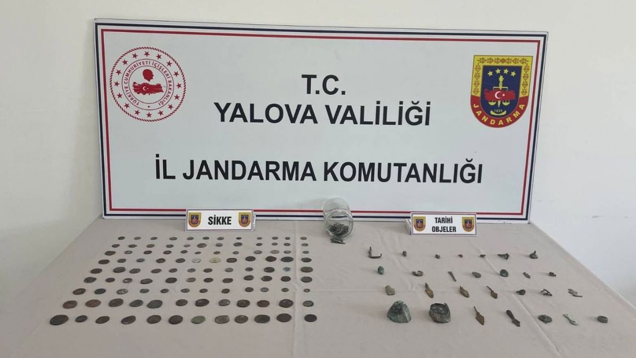 Yalova'da durdurulan araçta tarihi eser niteliğinde objeler ele geçirildi
