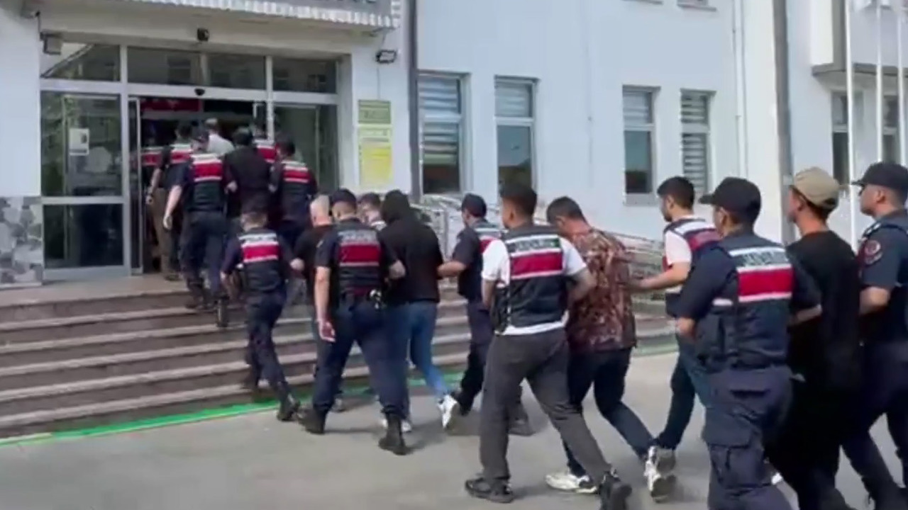 Usulsüz vatandaşlık sağlayan şebekeye operasyon: 72 şüpheli yakalandı