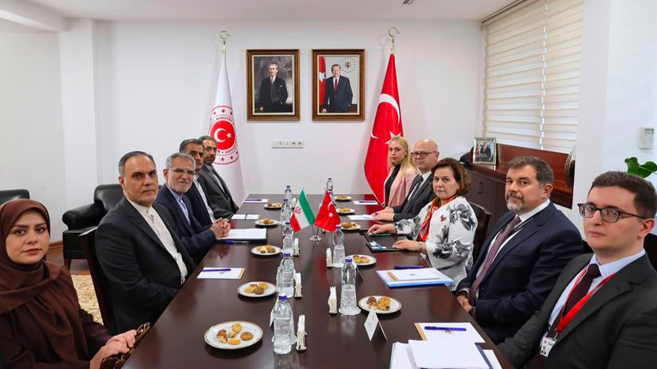 Dışişleri Bakan Yardımcısı Ekinci, İranlı mevkidaşı Taghanaki ile görüştü